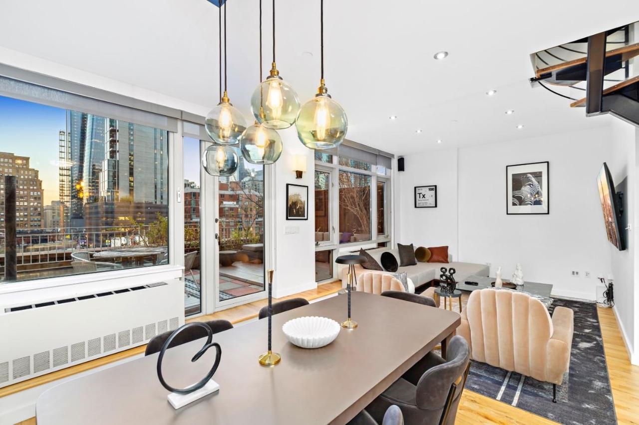 Luxurious 4 Bedroom Penthouse Apartment *
