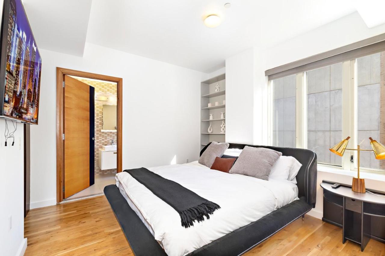 Apartment Luxurious 4 Bedroom Penthouse *