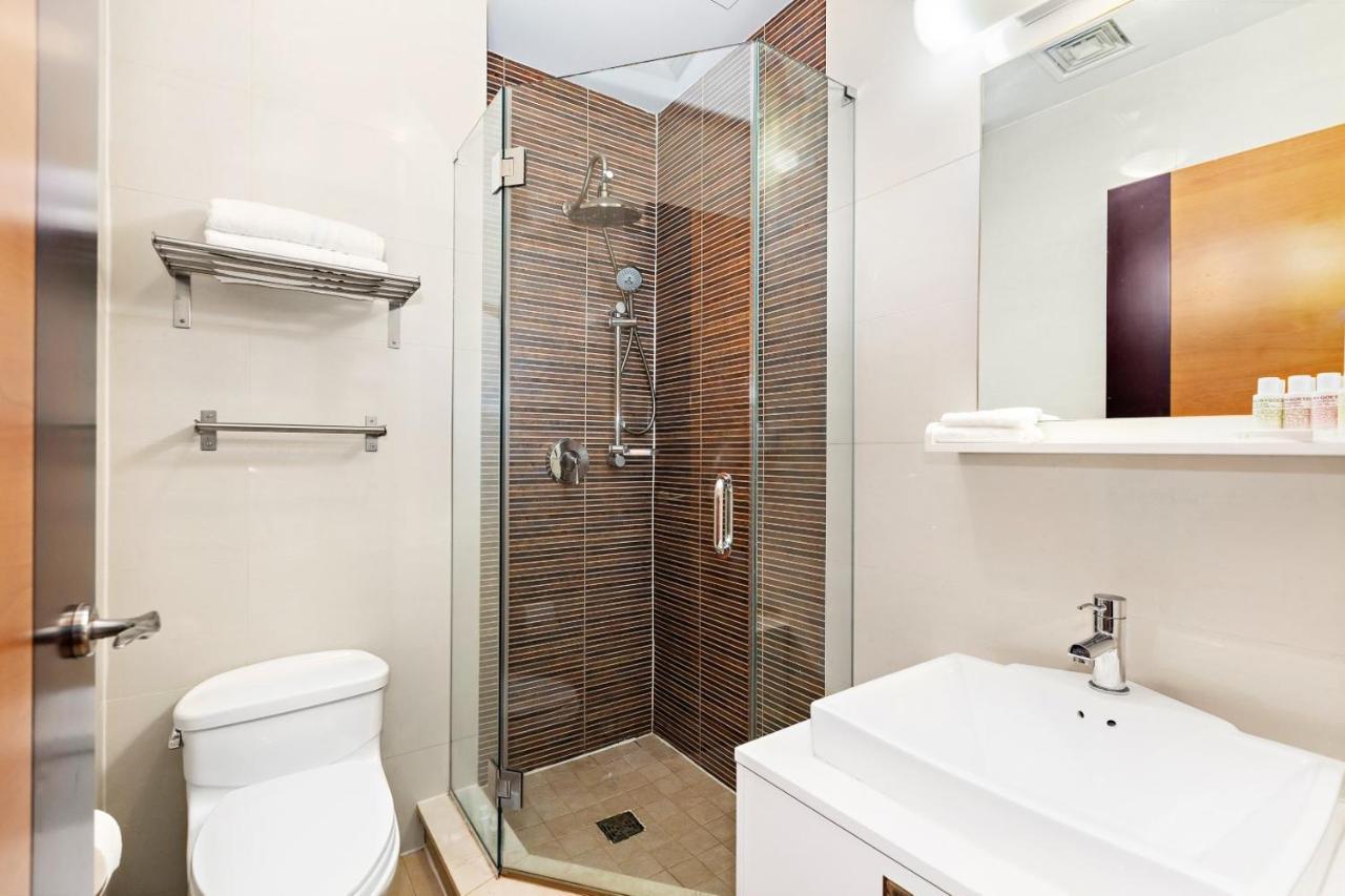 Luxurious 4 Bedroom Penthouse *