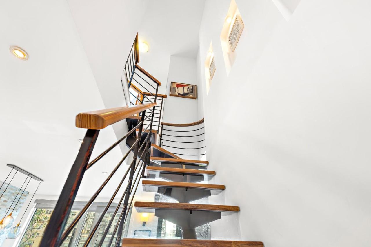 Luxurious 4 Bedroom Penthouse Apartment *